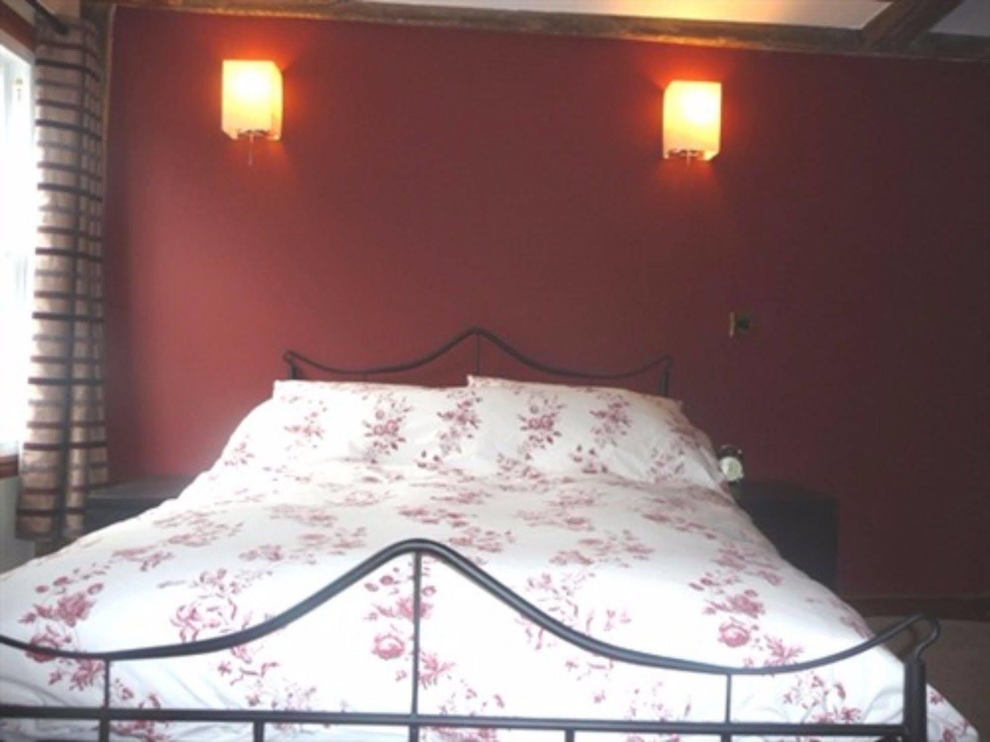 Ty Morgan'S Hotel Rhayader Exterior photo